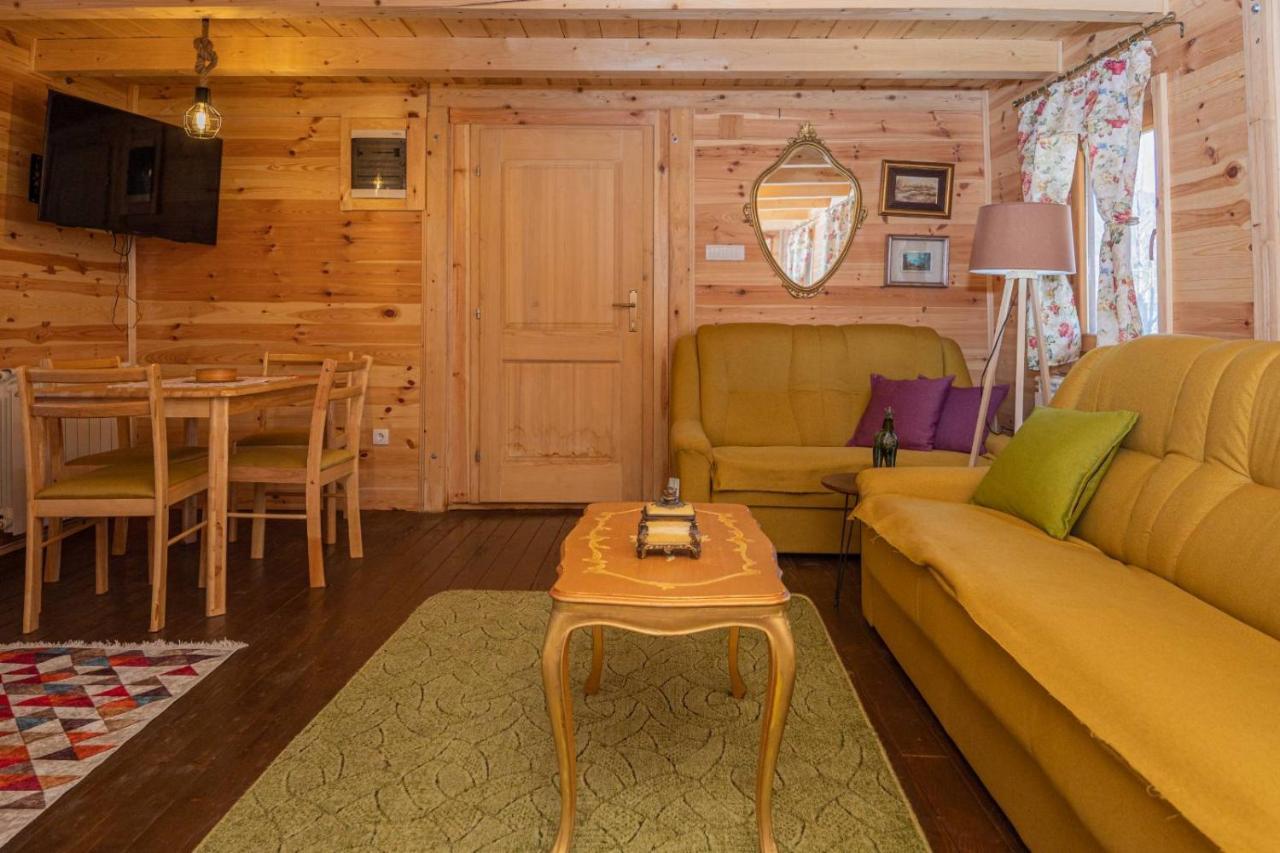 Rustic House Villa โคลาชิน ภายนอก รูปภาพ